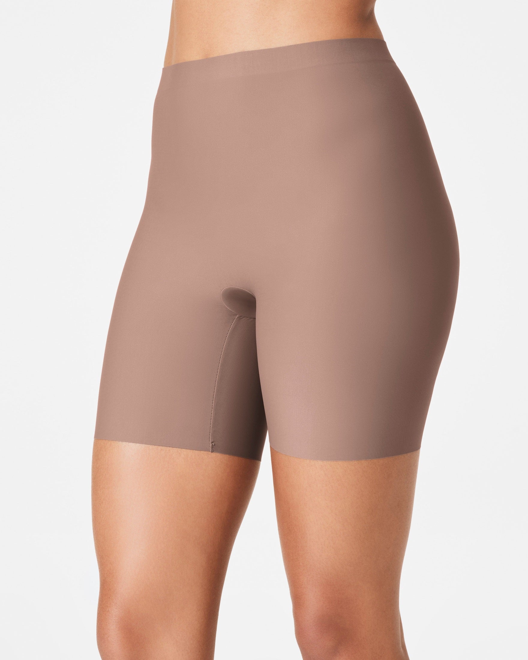 SPANX Super Smooth™ Essential Mid-Thigh Short - Your Perfect Fit for Flawless Confidence!