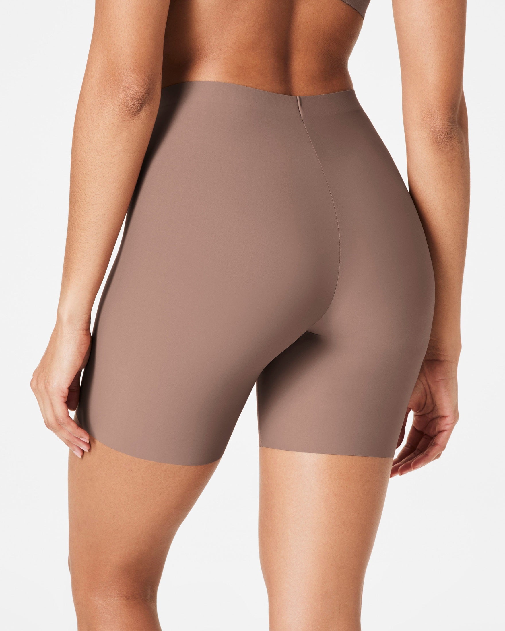 SPANX Super Smooth™ Essential Mid-Thigh Short - Your Perfect Fit for Flawless Confidence!