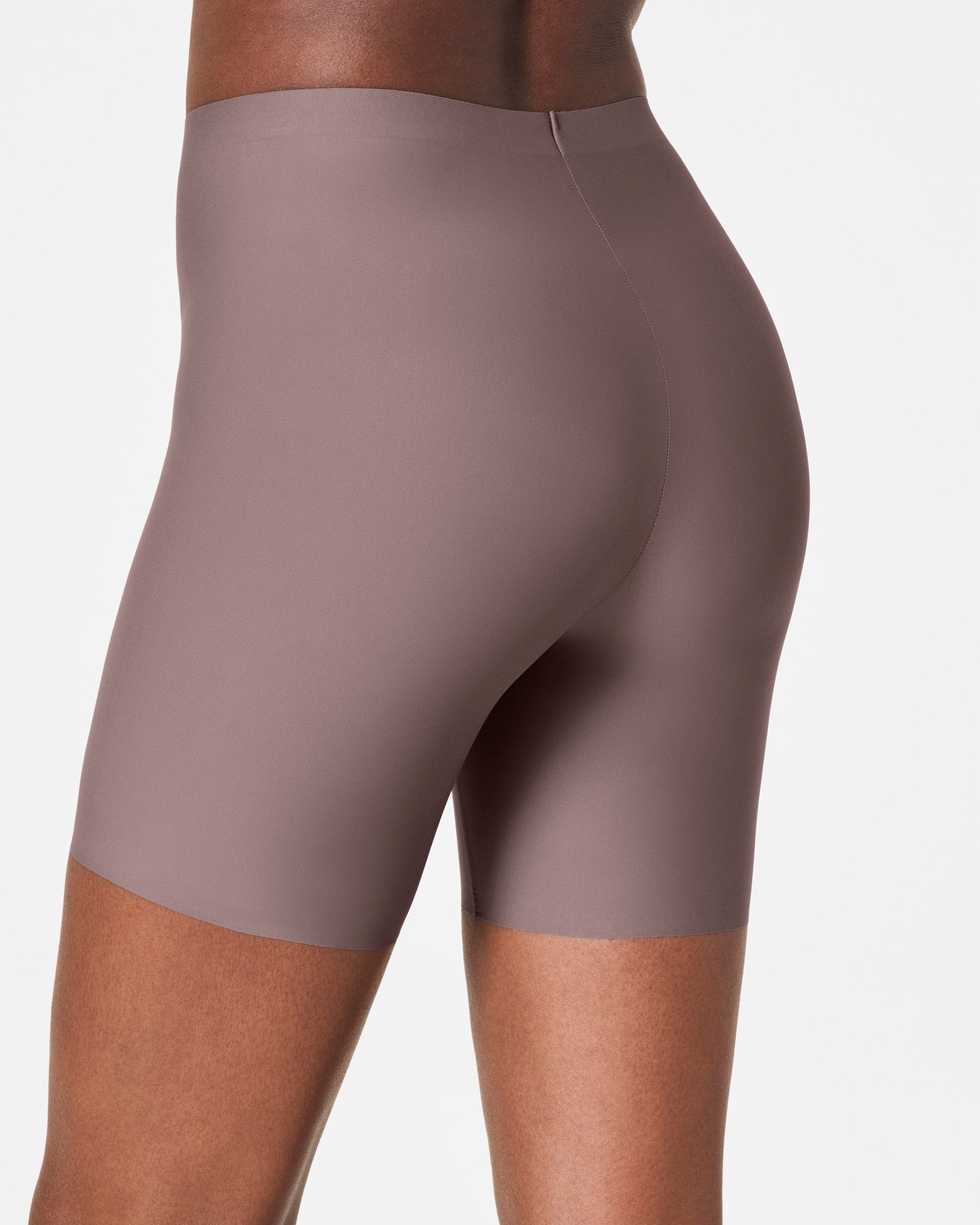 SPANX Super Smooth™ Essential Mid-Thigh Short - Your Perfect Fit for Flawless Confidence!